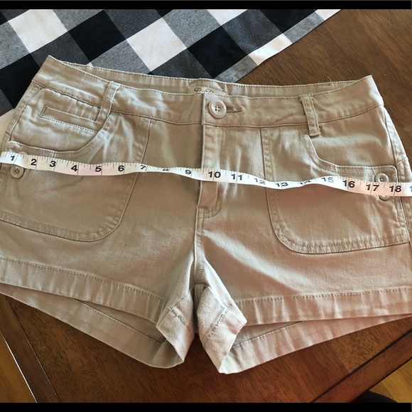 Khaki Shorts - Picture 5 of 6